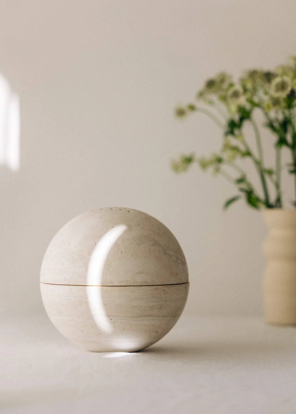 Lunara Globe