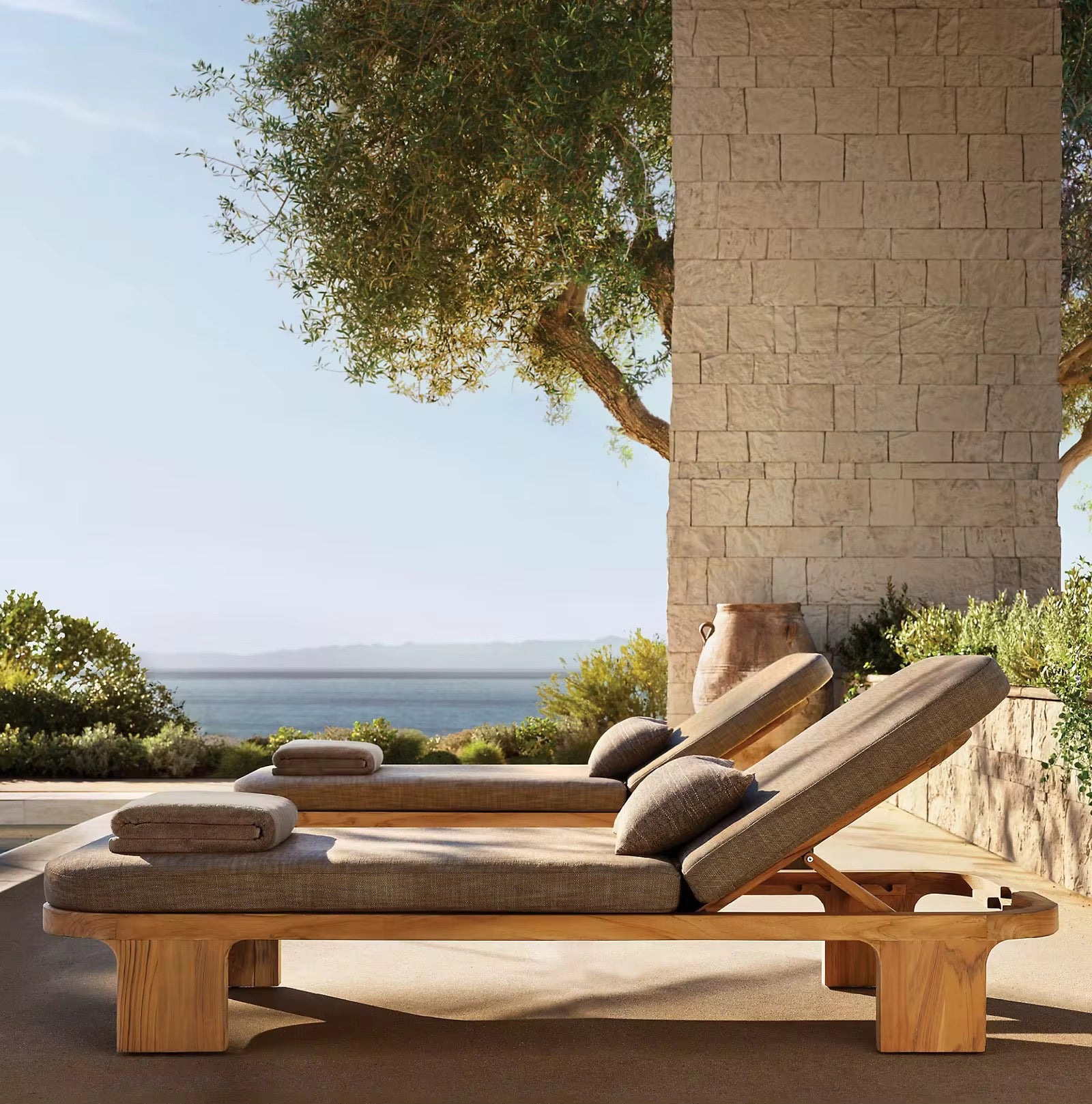 Mura Outdoor Lounger